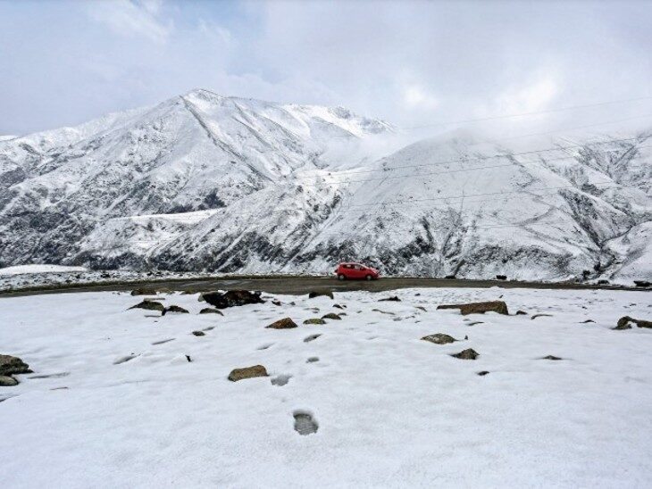 The picture is of Mughal Road Pir Ki Gali in Shopian district.