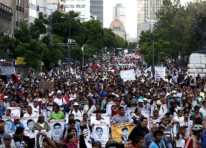 Click to enlarge parents protest missing mexican students