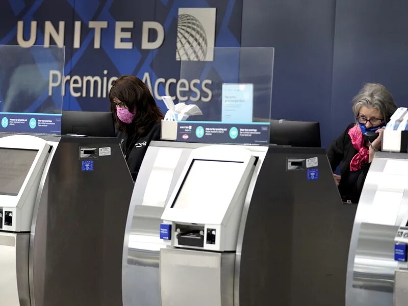 Click to enlarge United Airlines employees