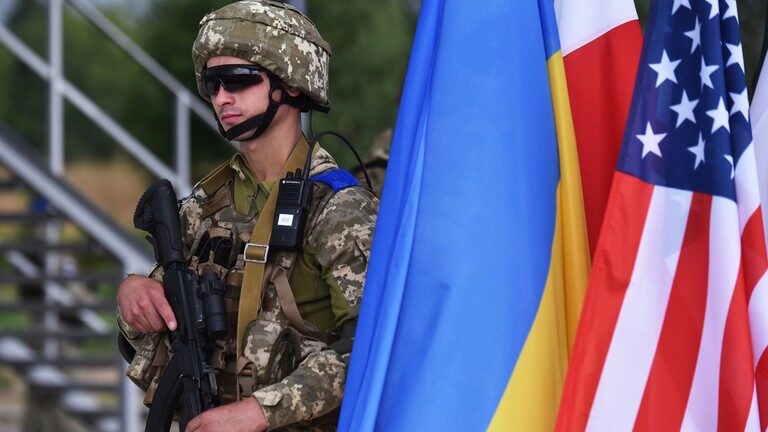 Click to enlarge Ukraine miliary us flag