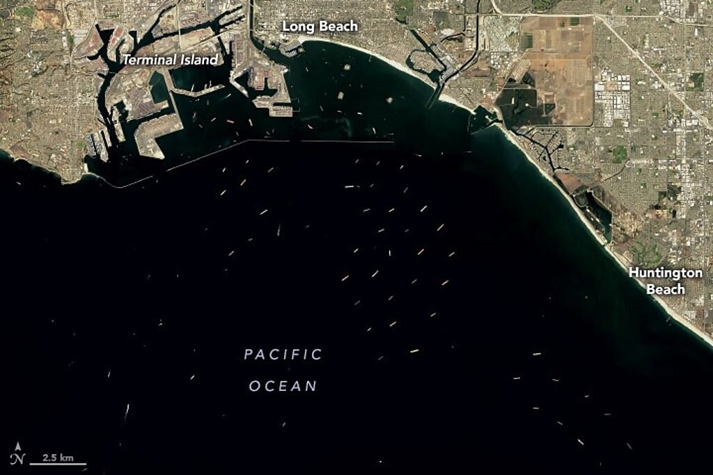 los angeles port congestion shipping containers