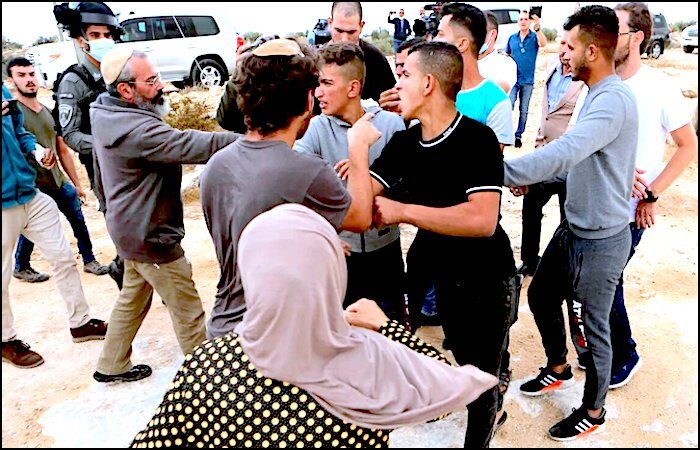 Click to enlarge Settler/Palestinian scuffle