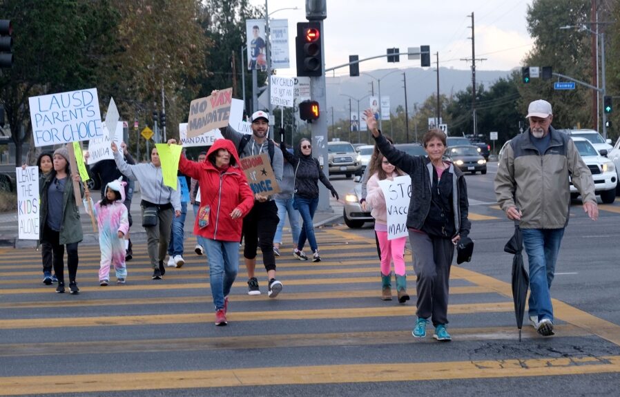 Click to enlarge California vaccine mandate protest