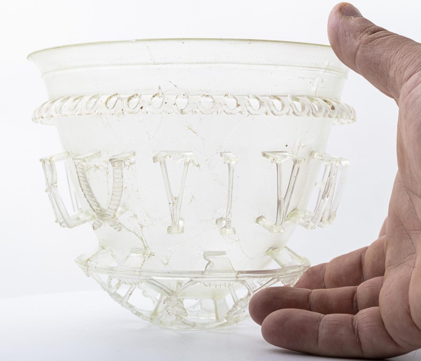 Click to enlarge vase diatretum Autun