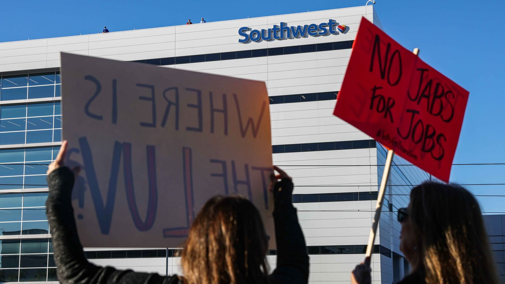 Click to enlarge southwest airline vaccine protest