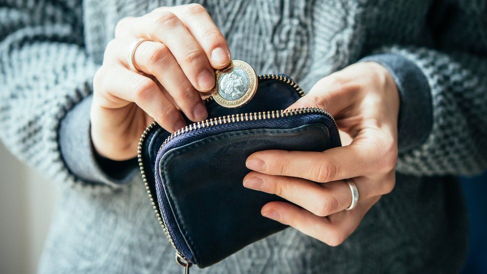 purse wallet spend