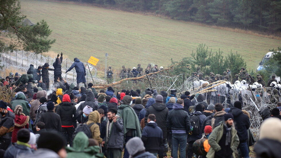 Click to enlarge Migrants Poland