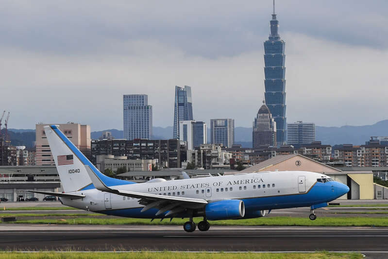 Click to enlarge US flight taiwan