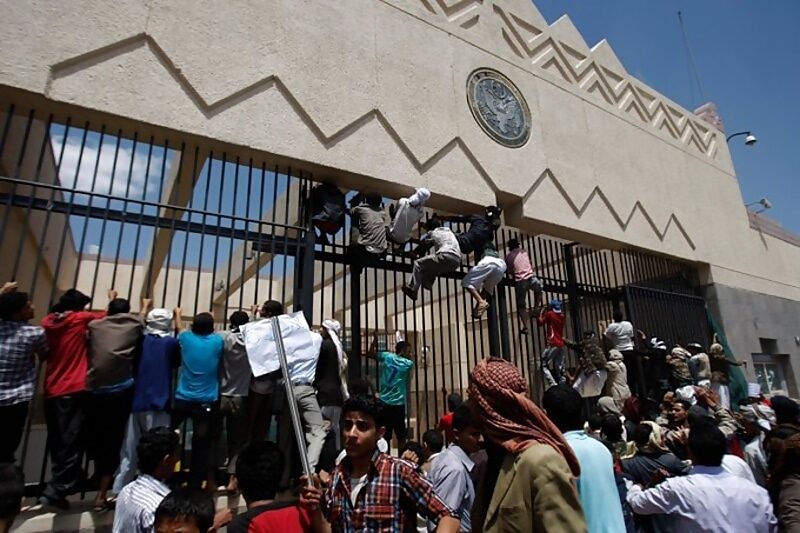 Click to enlarge us embassy stormed yemen houthi