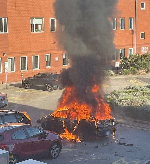 Taxi explodes outside women's hospital in Liverpool, UK, 1 dead - UPDATE: Improvised explosive device suspected, 4 arrested, motive "unclear", terror threat raised