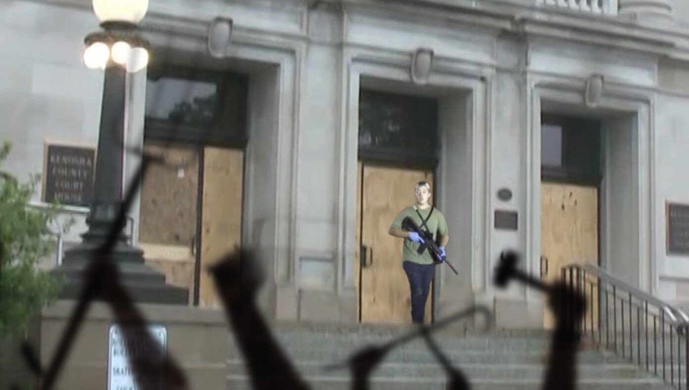 kyle rittenhouse protecting court