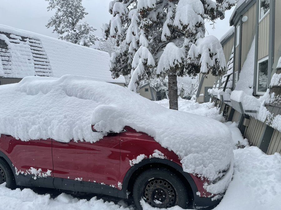 Click to enlarge 35 centimetres of snow in Banff, Alberta