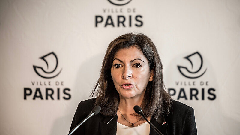 anne hildgago mayor paris leftist socialist