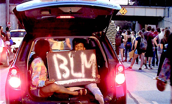 people in car trunk