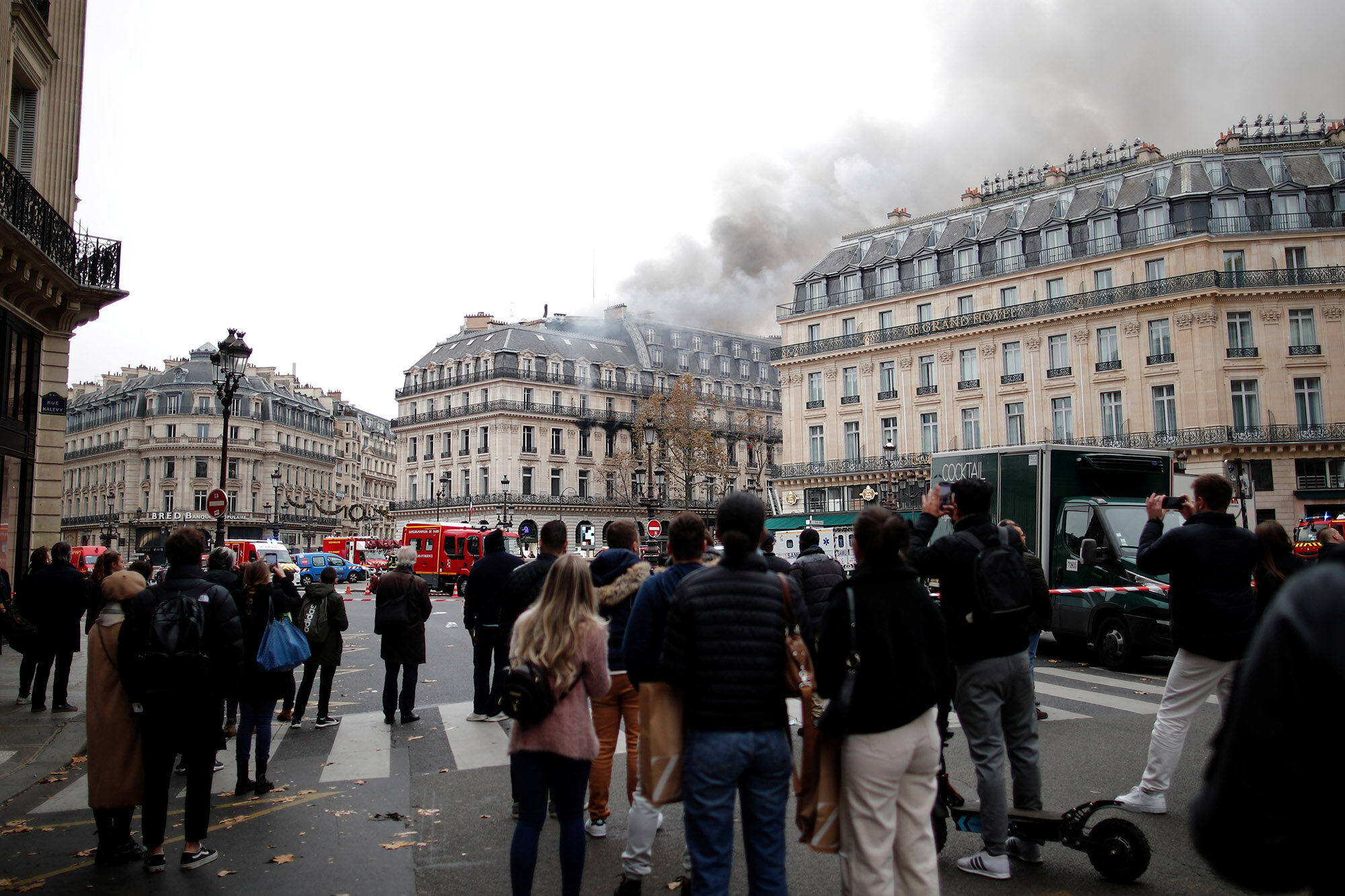 Major fire breaks out in building in central Paris — Society's Child