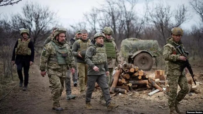 Click to enlarge Zelensky with troops