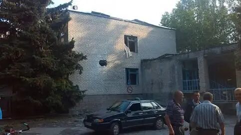 Click to enlarge Shell damaged house in Ukraine
