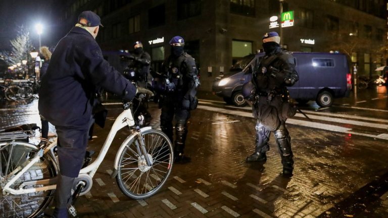 Click to enlarge netherlands covid police
