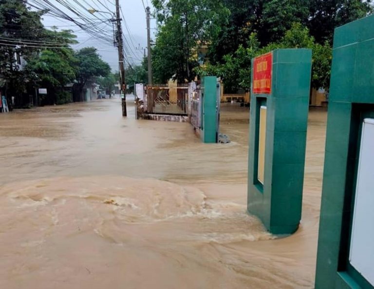 Click to enlarge Floods in Tuy Phuoc district, Binh Dinh Province, Vietnam November 2021.