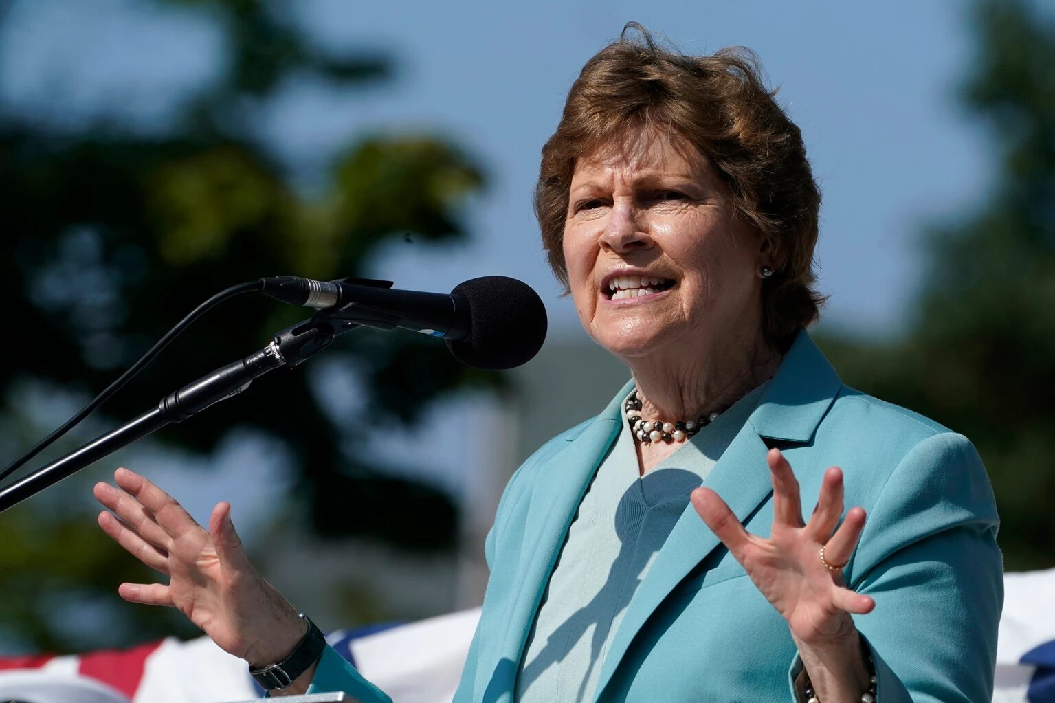 Click to enlarge sen jeanne shaheen