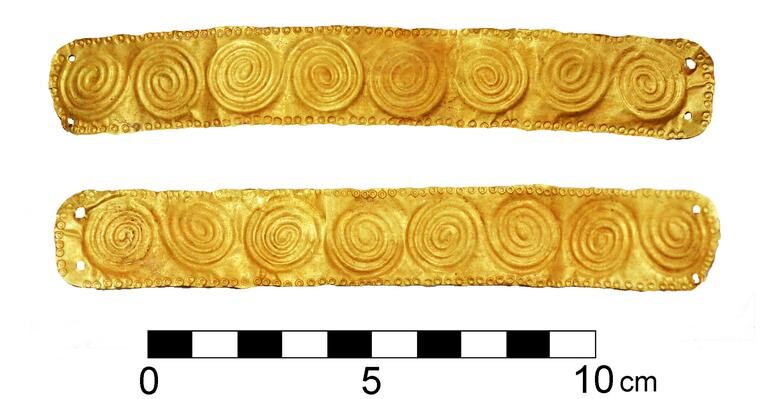 bronze age tomb cyprus