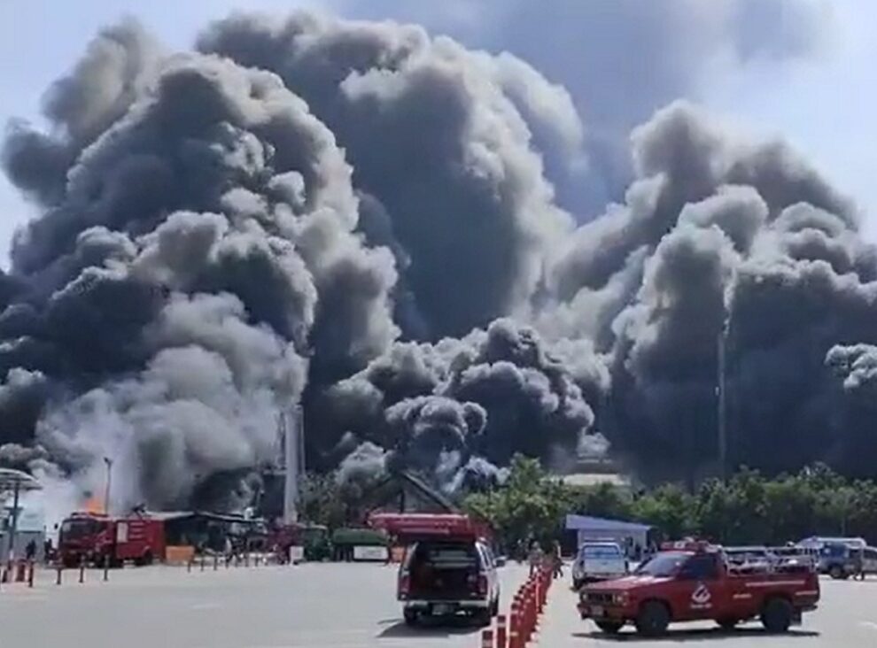 Click to enlarge oil warehouse fire
