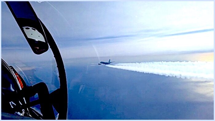 Click to enlarge two close flights