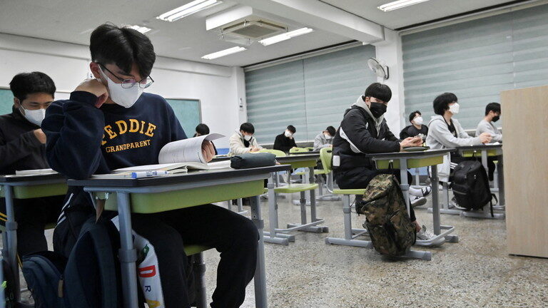 Click to enlarge south korea school mask