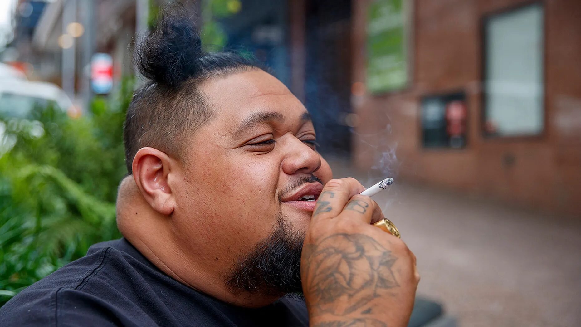 man smoking new zealand