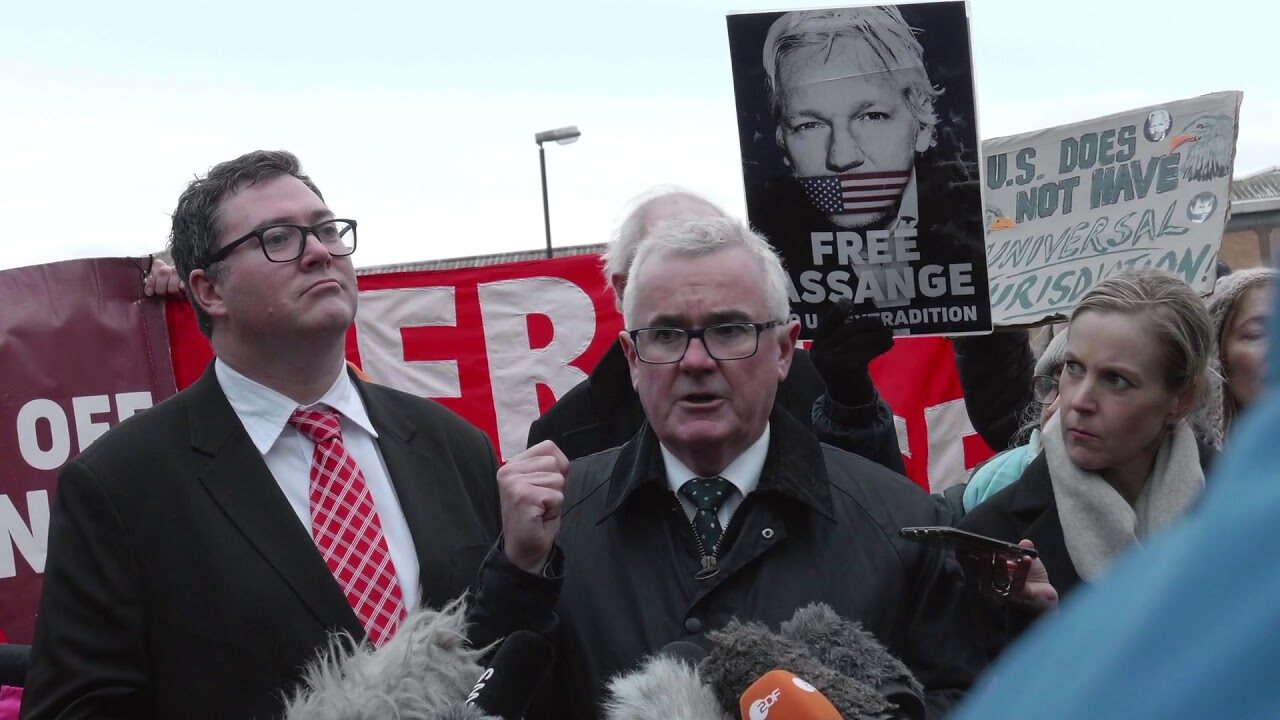australia mp andrew wilkie assange protest