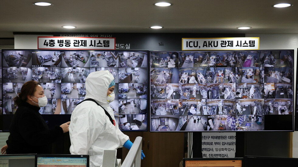 Click to enlarge covid monitoring south Korea hospital
