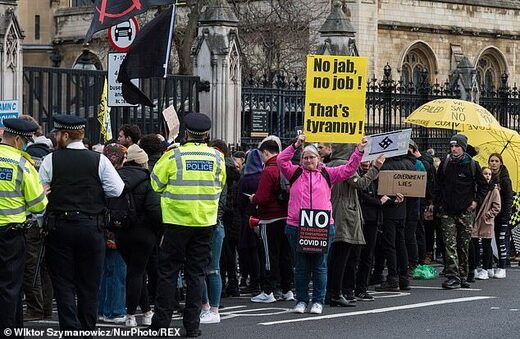Click to enlarge Anti-vaxx protesters london