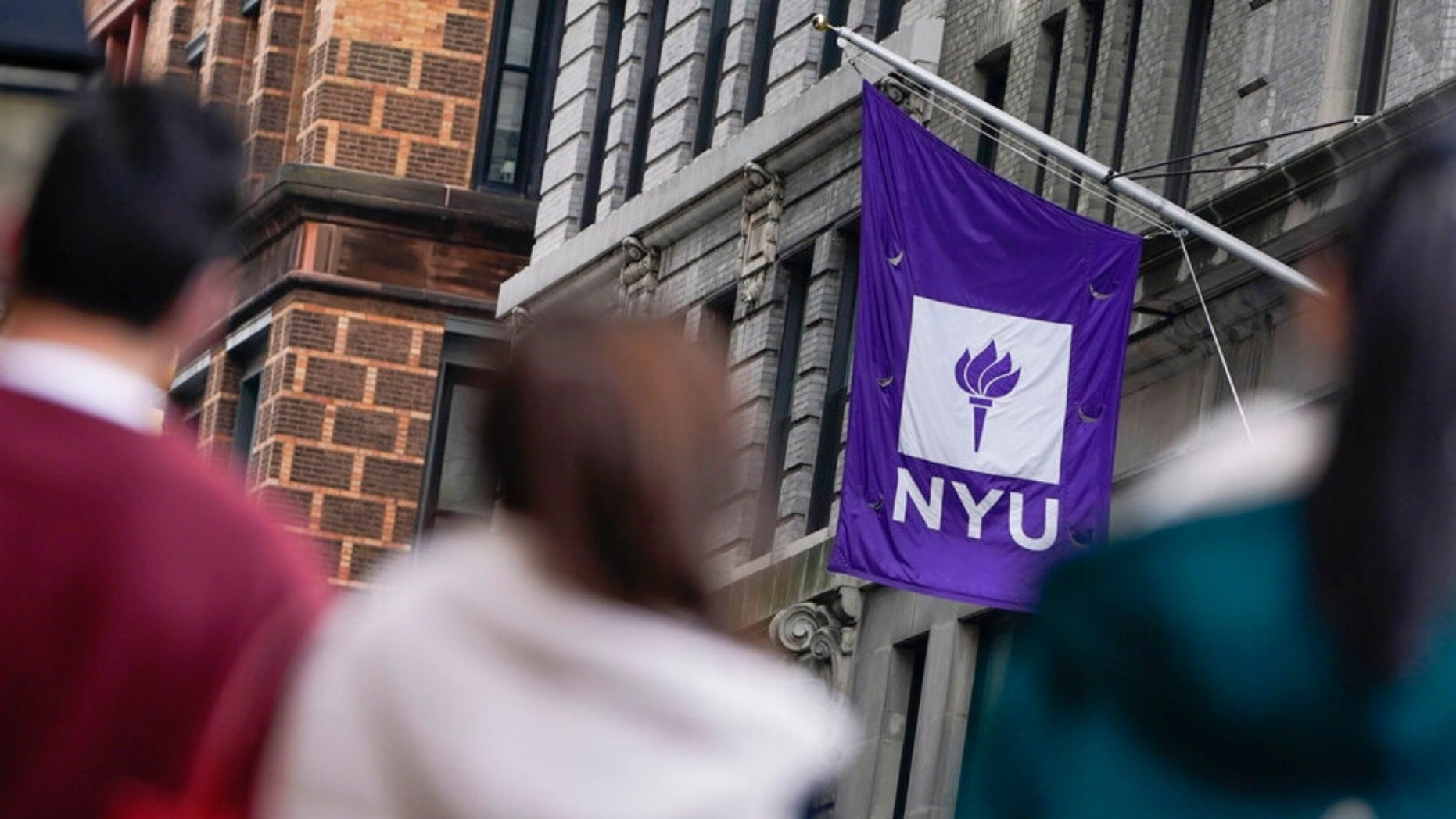 Click to enlarge COVID-19 testing site NYU