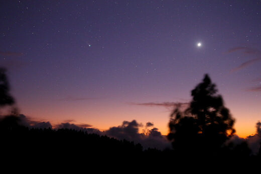 Click to enlarge comet Leonard
