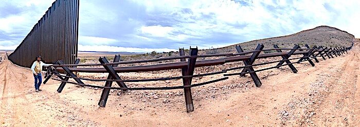 Gap in border wall
