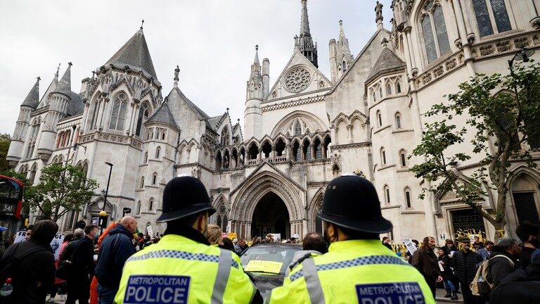 Police officers Royal Courts of Justice