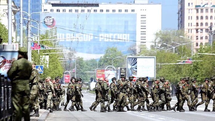 Soldiers in Donetsk