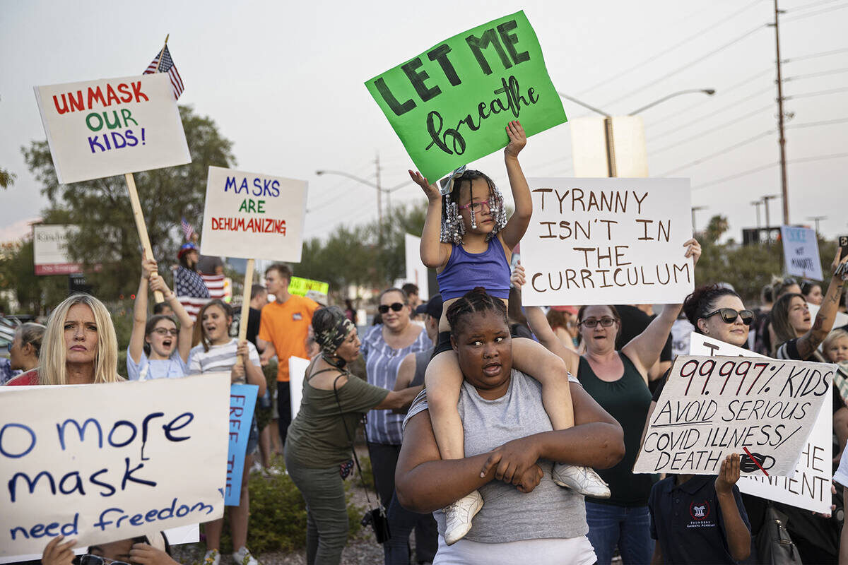 Click to enlarge las vegas parents protest school masks