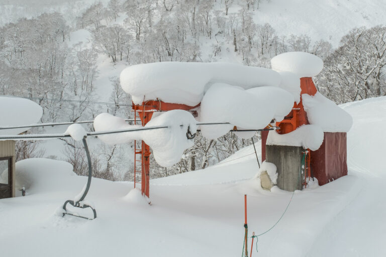 Click to enlarge Niseko this morning