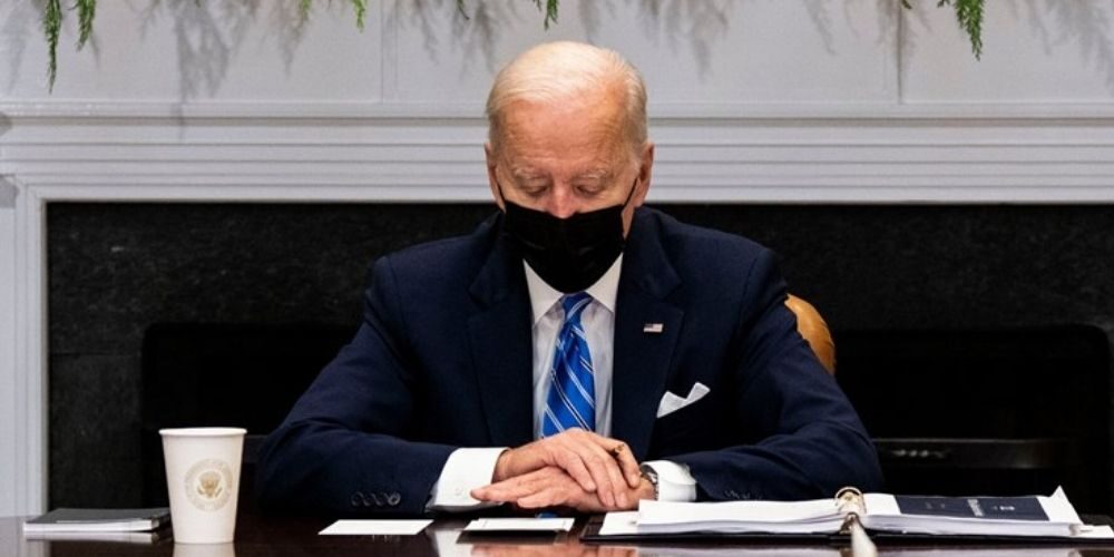 biden mask below nose