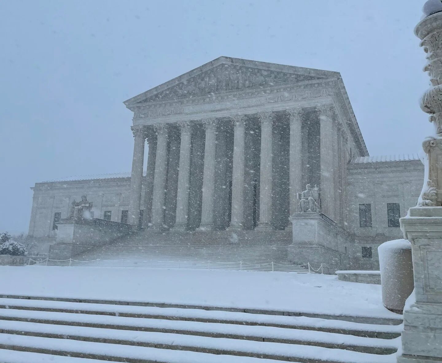 Click to enlarge Snowfall in Washington, D.C., on Monday