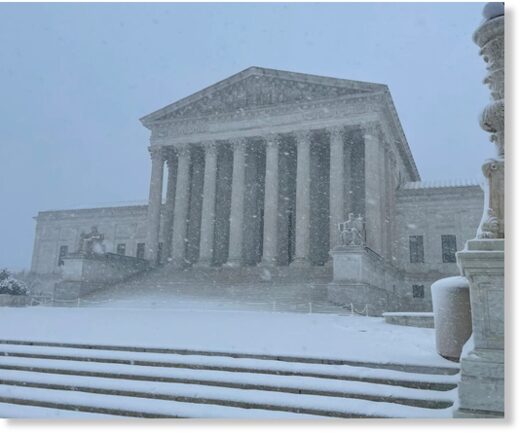 Snowfall in Washington, D.C., on Monday