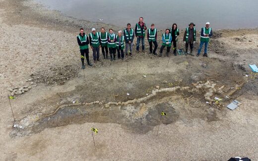 ichthyosaur skeleton human scale england rutland