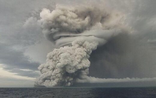Click to enlarge Hunga Tonga volcano january 2022