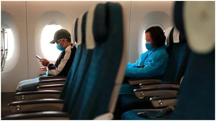 mask airplane