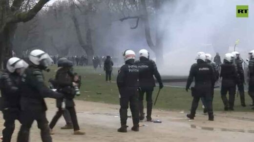 Anti-lockdown protesters smash EU diplomatic service HQ