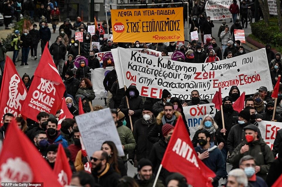 Click to enlarge greece vaccine protest
