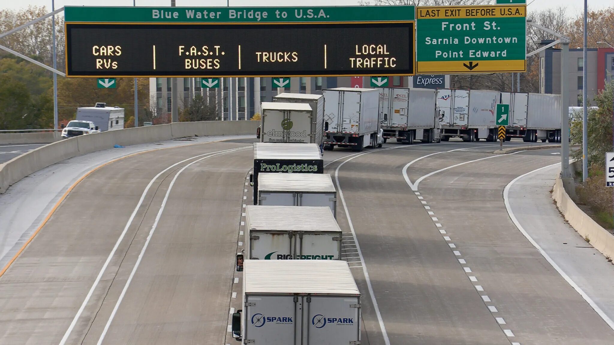 us canada border truckers trucks