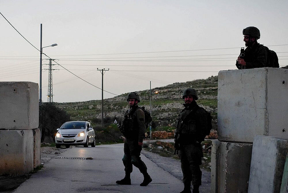 Dir Nizam west bank check point