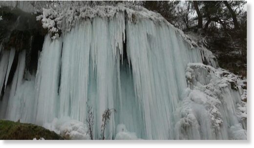 Thermal waterfall in Toplita frozen